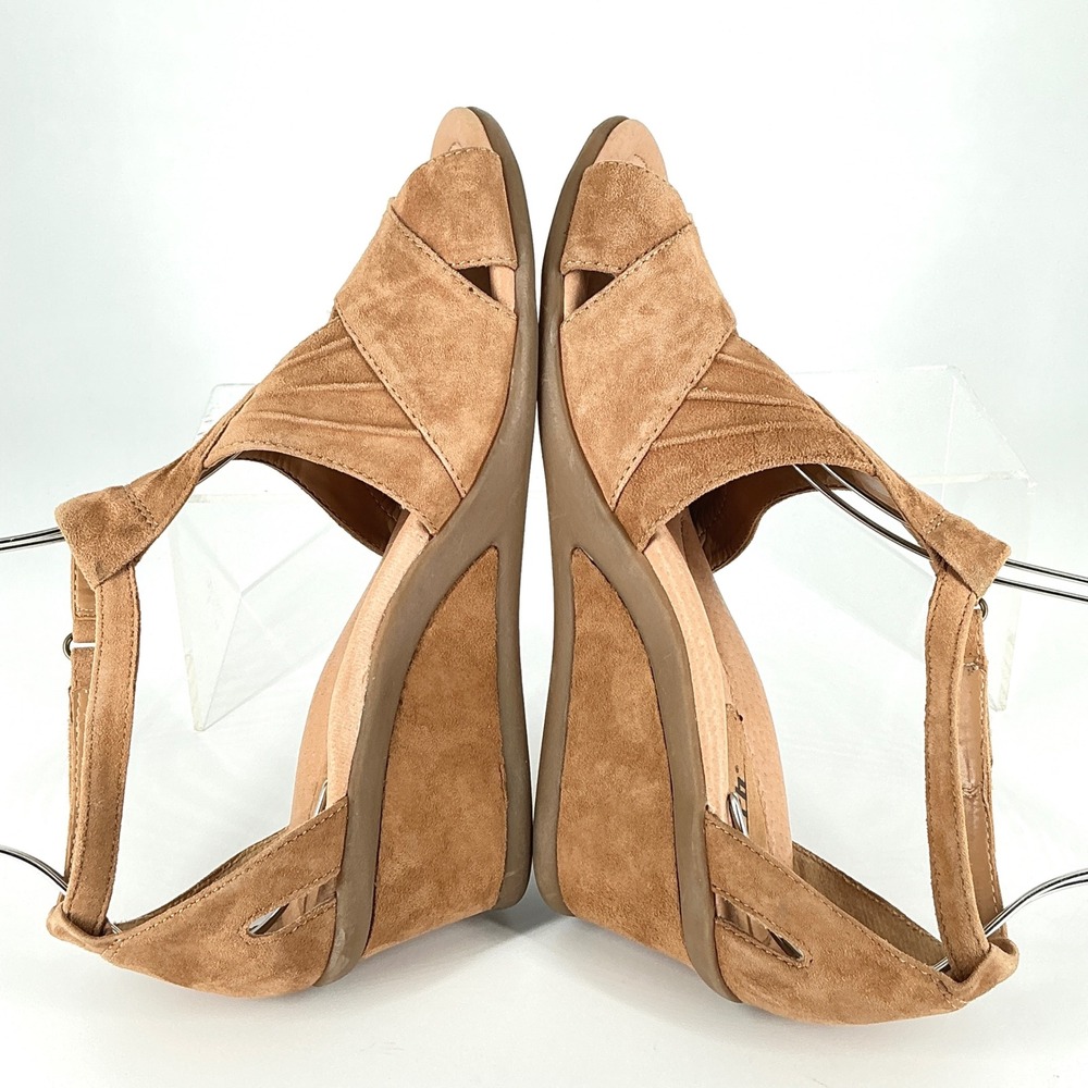 Earth Size 11 Biscuit Tan Suede Wedge Sandals Womens Ruched Ankle Strap Curvet - Picture 9 of 13